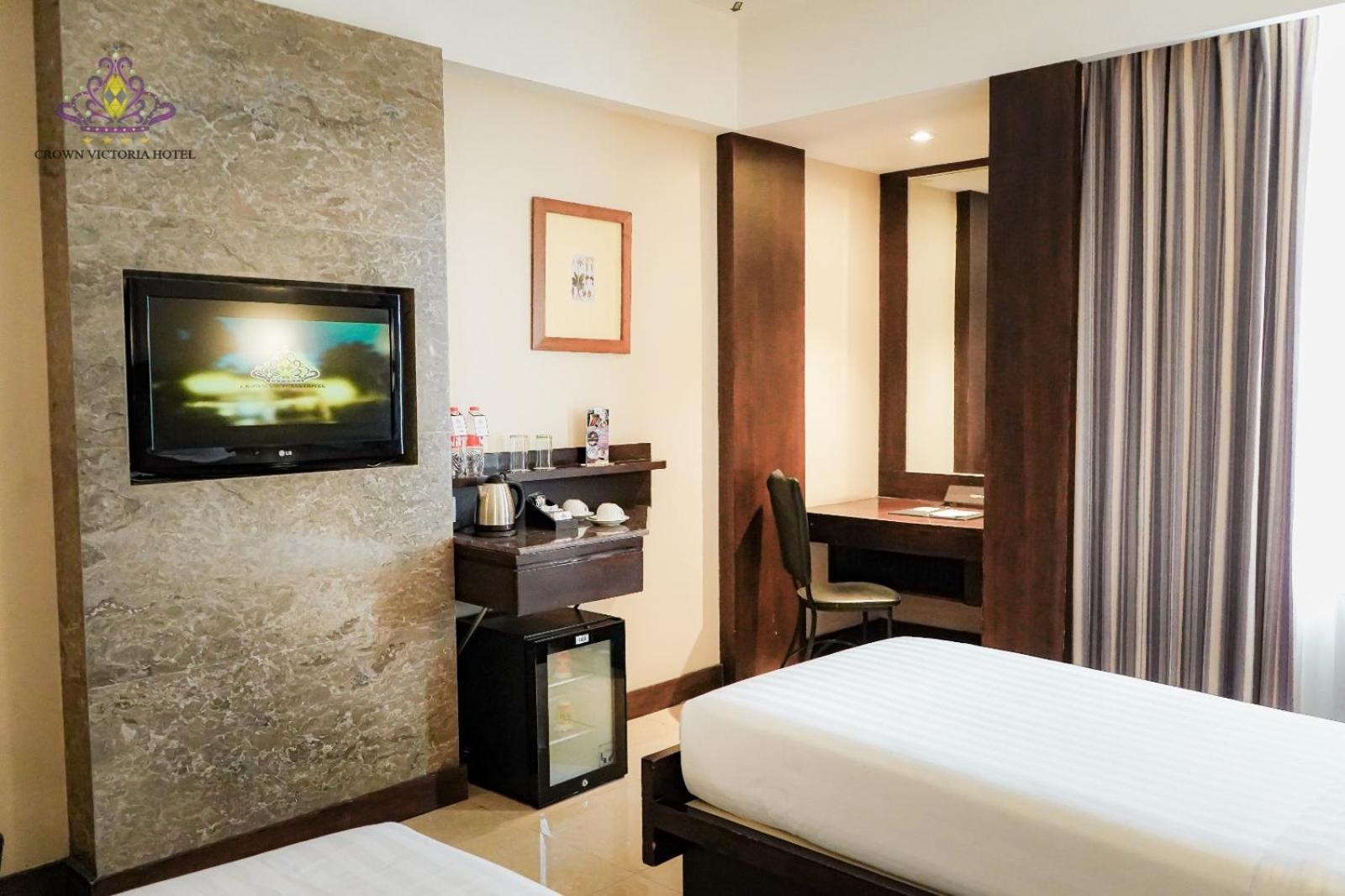 Crown Victoria Hotel Tulungagung Exterior foto